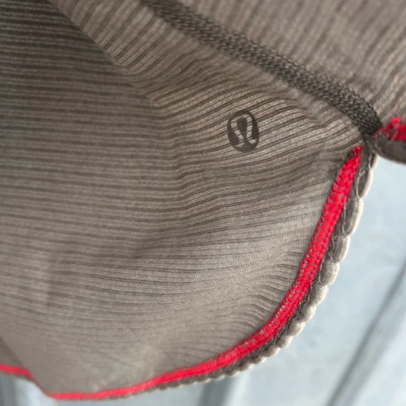 Lululemon 105 F Singlet, size 4/6 - Picture 9 of 10